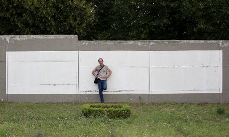 Will Self doet de Berlijnse Muur